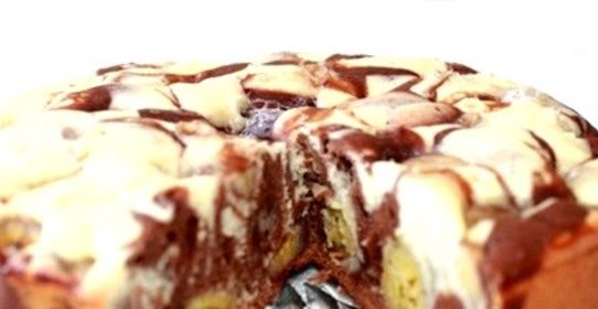 Шарлотка с бананами в мультиварке