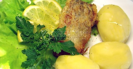 Щука жаренная с отварным картофелем