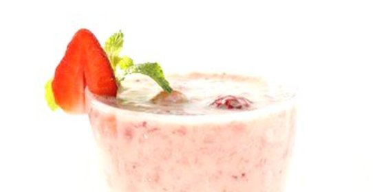 Клубнично-миндальный смузи