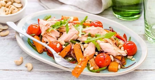 Салат из копченой горбуши с тыквой