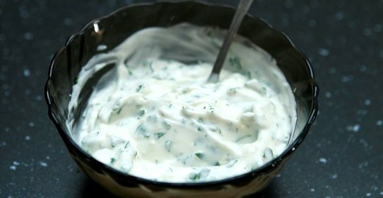 Сметанно-чесночный соус