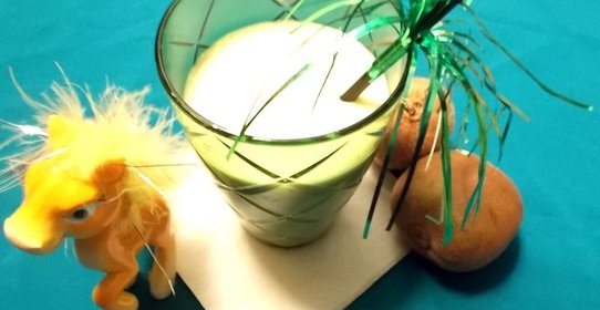 Молочный коктейль с бананом и киви