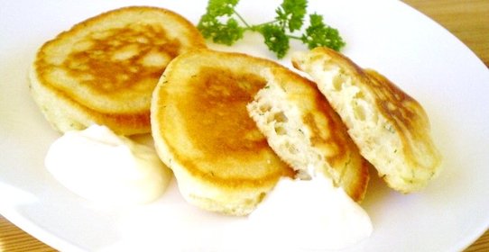 Оладьи на кефире и дрожжах