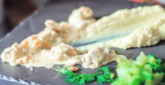 Курица в сливках с грибами