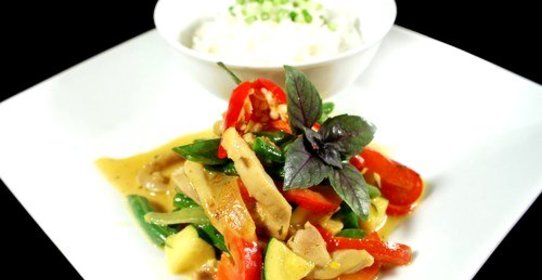 Карри из печени с томатным соусом