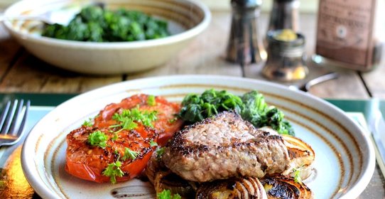 Бифштекс с луком