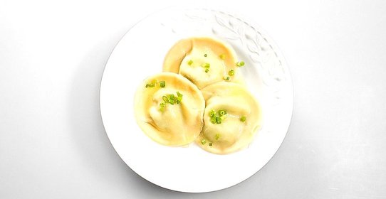 Равиоли с цукини, рукколой и сливочным сыром