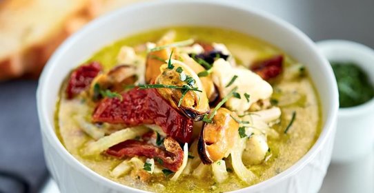 Суп из мидий и морского языка с вяленными томатами