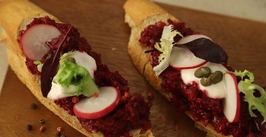 Брускетта с овощной икрой