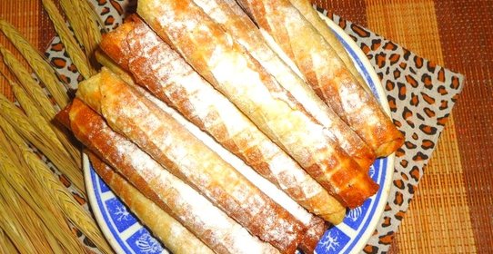 Вафельные трубочки с маком и корицей