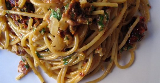 Паста со свининой в сливочном соусе