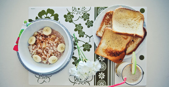 Французский завтрак: каша, тосты и смузи