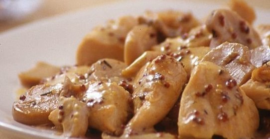 Курица с грибами в йогуртово-горчичном соусе