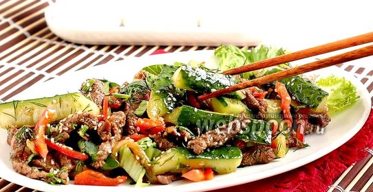 Огурцы с мясом по-корейски