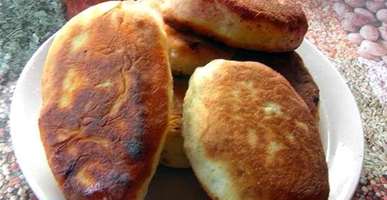 Пирожки с вишней