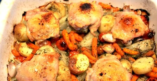 Жареная курица с овощами