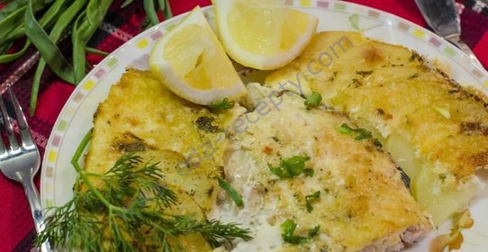 Горбуша, запеченная в духовке с картофелем