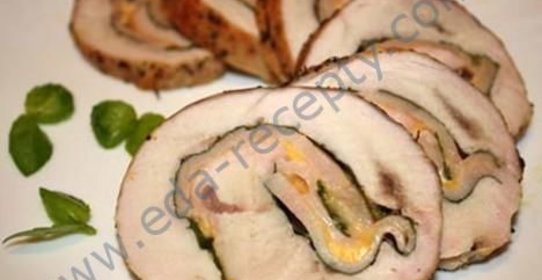 Рулет из индейки в духовке