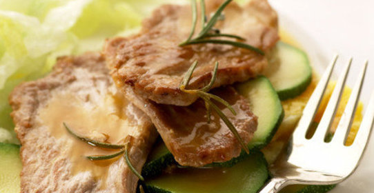 Свинина в сметанном соусе в мультиварке