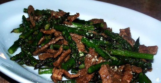 Спаржа с говядиной
