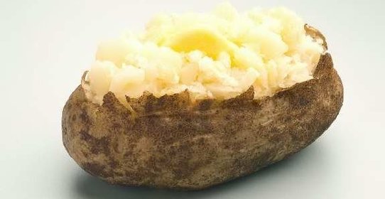 Печеный картофель половинками