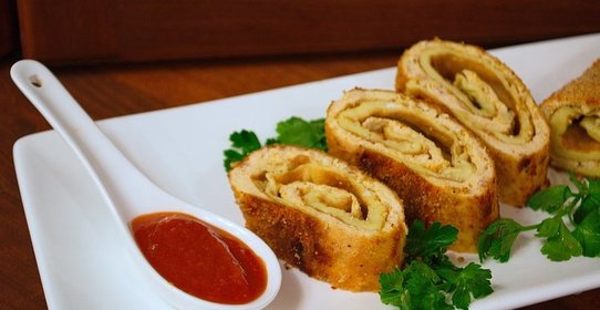 Мясной рулет с омлетом