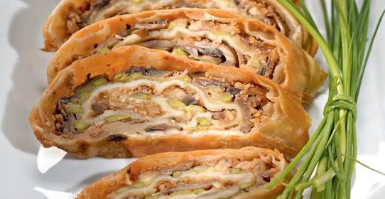 Штрудель с грибами и спаржей