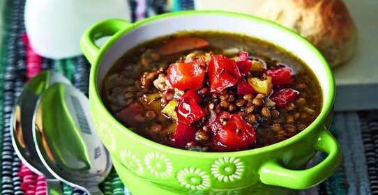 Чечевичная похлебка с жареным перцем
