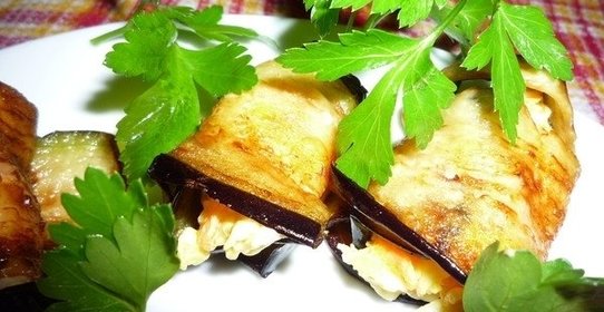 Баклажанные рулеты с сыром и морковью