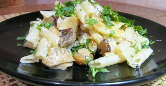 Макароны с белыми грибами