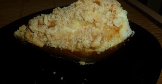 Груши, зепеченные с медом, рикоттой и корицей