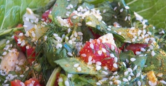 Весенний салат с сыром