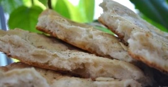 Луковая лепешка-хлеб