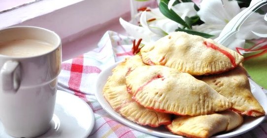 Пирожки с клубникой