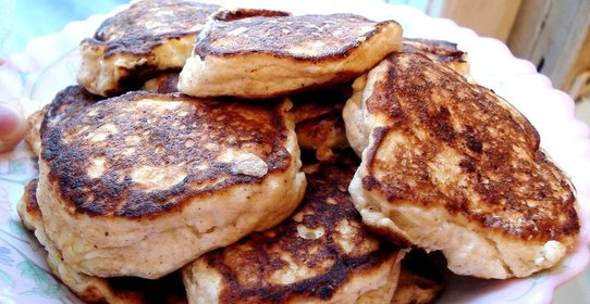 Яблочно-творожные оладьи