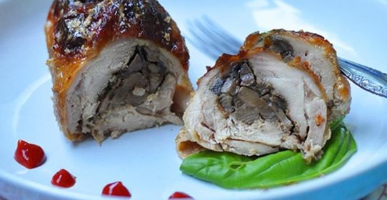 Запеченные куриные ножки (без кости), фаршированные грибами