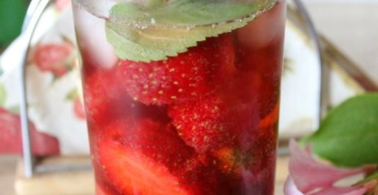 Клубничный лимонад с мятой