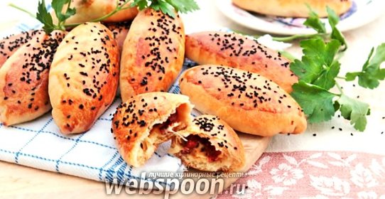 Пирожки в духовке с салями и сыром