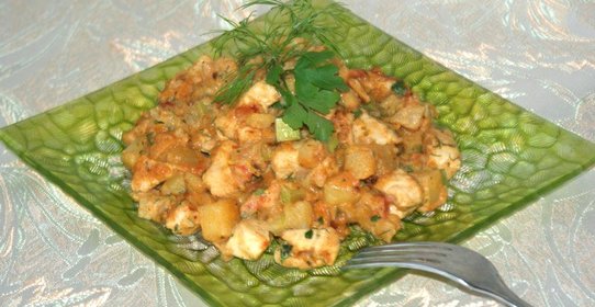 Куриное филе тушеное с овощами