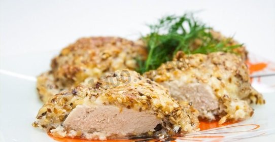 Куриное филе в кунжутной корочке