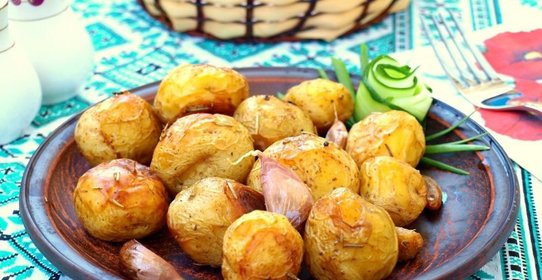 Молодая картошка запечённая в пергаменте