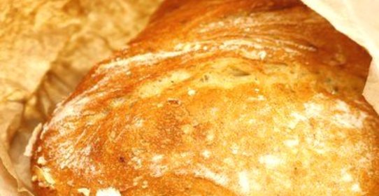 Постный хлеб из спельтовой муки с луком