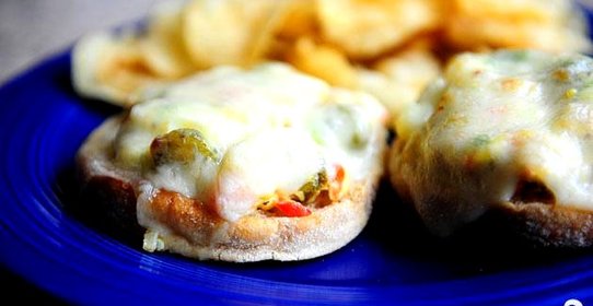 Запеченные булочки с тунцом и сыром