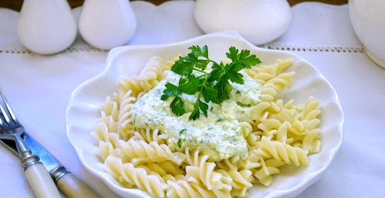 Макароны под сырным соусом