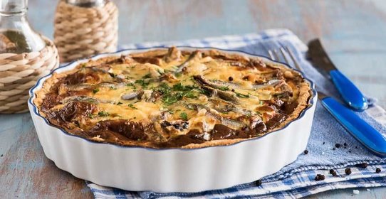 Открытый пирог с мойвой