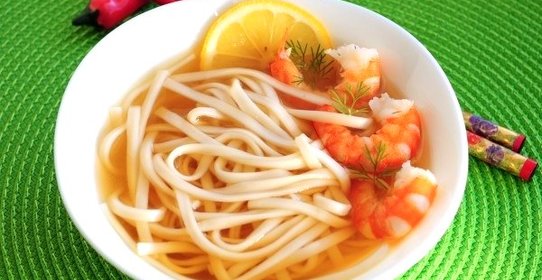 Пшеничная лапша с креветками