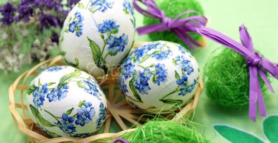 Пасхальные яйца «Цветочный декупаж»