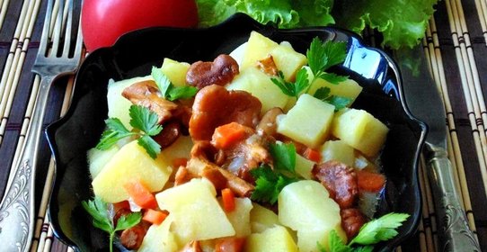 Картофель с лисичками в сметане