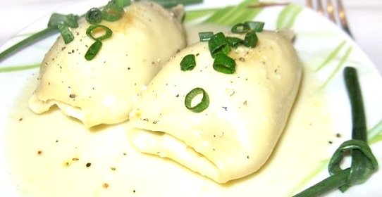 Кальмары, фаршированные овощами