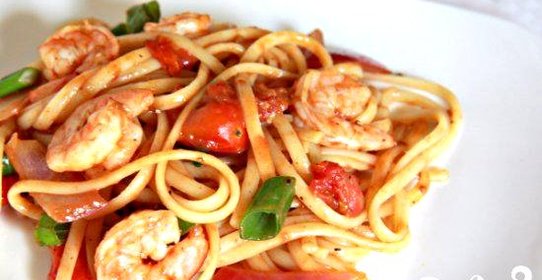 Паста с помидорами черри и креветками